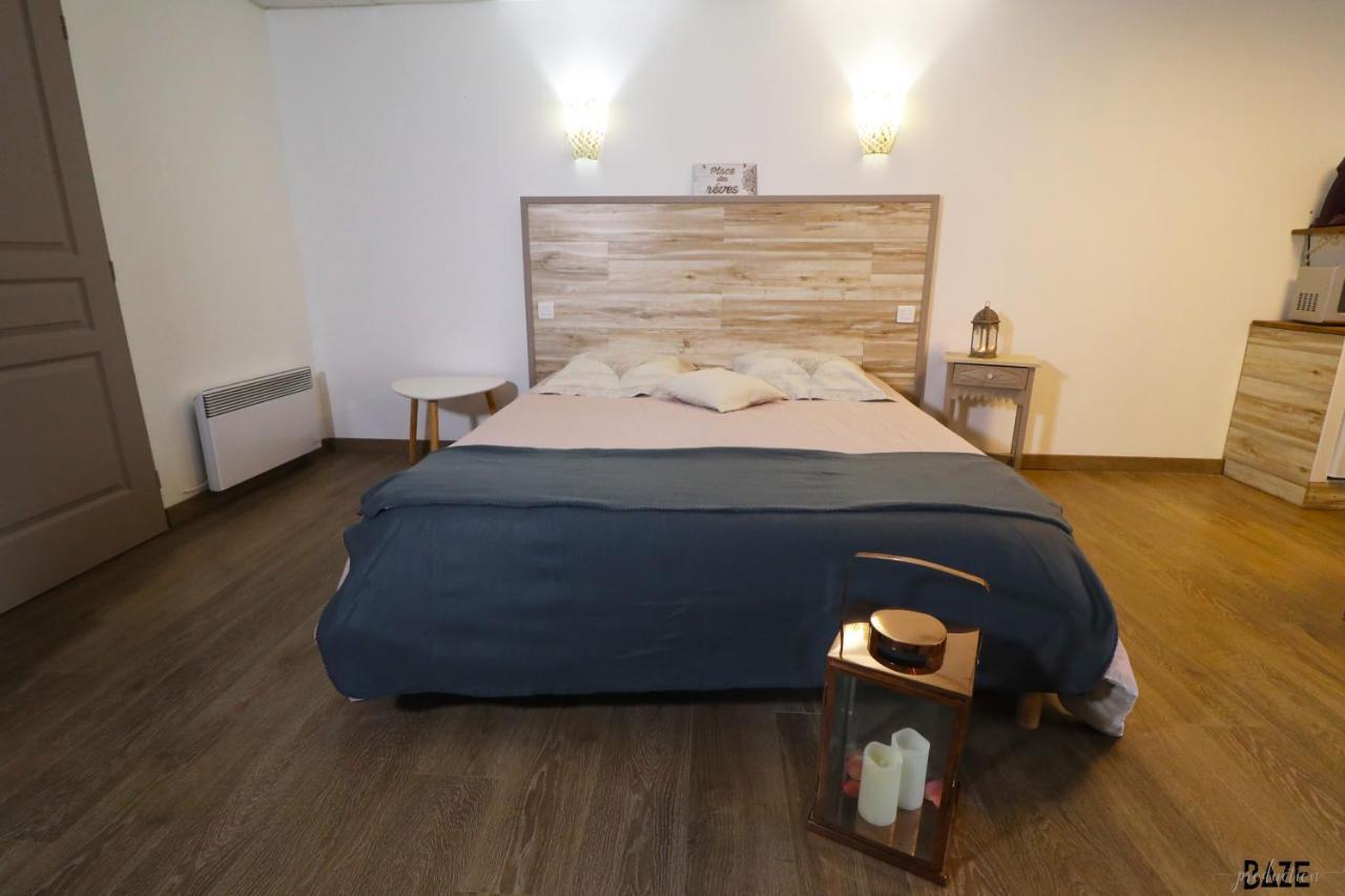Centre De Bien-Etre Et Ses Chambres D'Hote Villeneuve-de-Rivière Εξωτερικό φωτογραφία